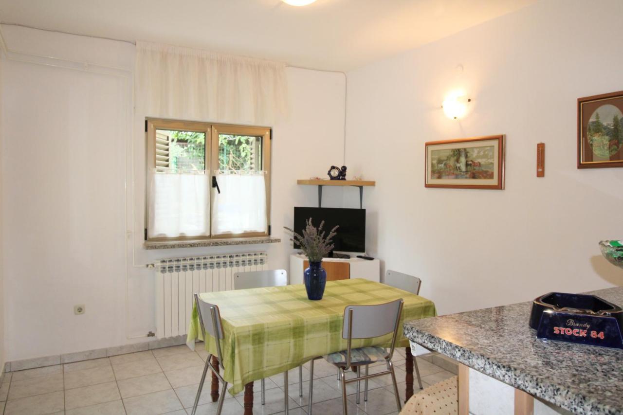 Apartment Valentina Liznjan Exterior photo